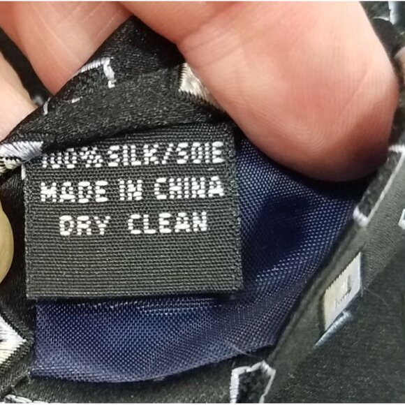 Izod Men's Necktie Black White Geometric Print Silk Classic Business Accessory - Picture 6 of 8